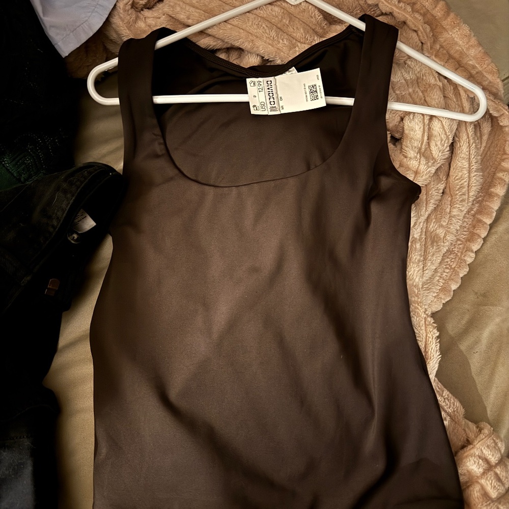 NWT H&M Divided Jersey Basic Chocolate Brown Fitted Tank Top Women's size Small - Picture 2 of 7